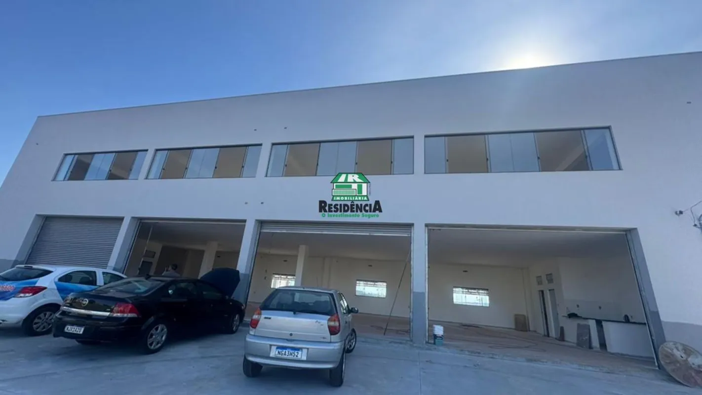 Área total do galpão térreo: 1.100 m²Piso 1 (frente para BR): 300 m²Piso 2 (supe...