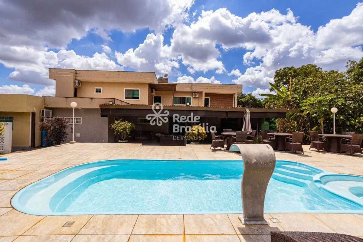 SMPW 01 - Casa moderna em condomínio fechado - com 5 suítes - lavabo - piscina -...