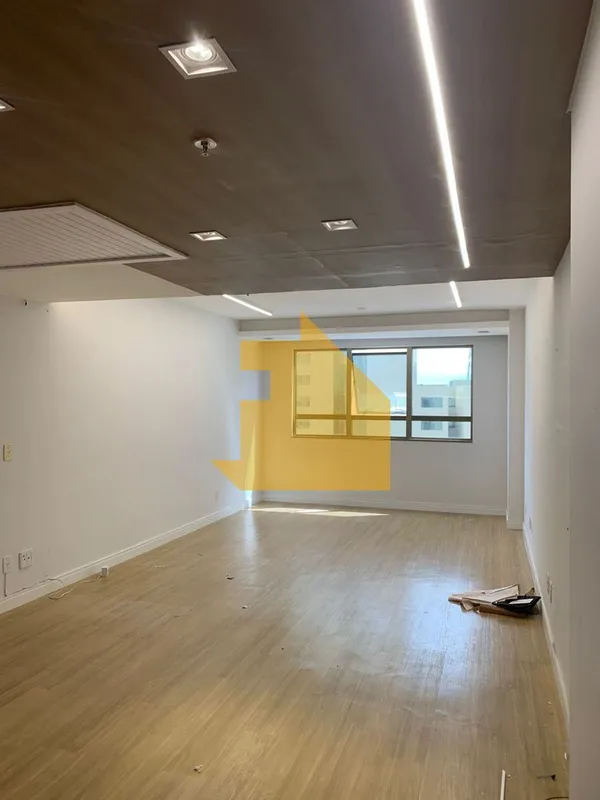 Sala comercial no Brasil 21, localizada no centro da Capital, com 35,22 m² de ár...