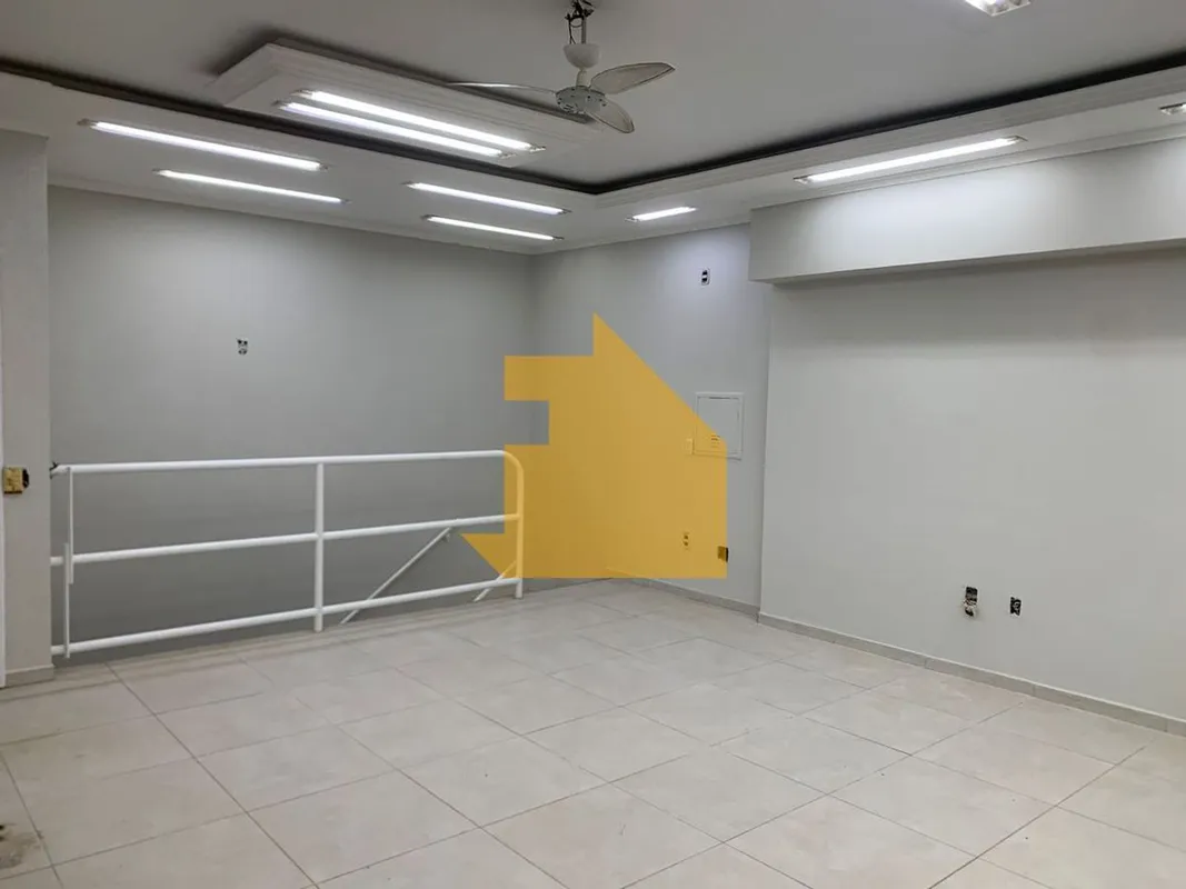 Oportunidade imperdível! Loja e subsolo no Lúcio Costa. Área total de 82,50 m², ...