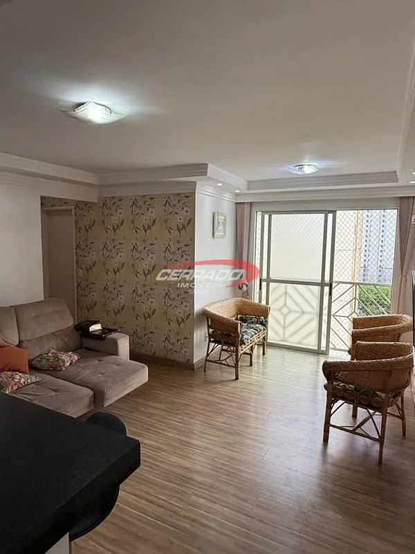 Apartamento reformado com 2/4 , conzinha entegrada com a sala , balcão de apoio ...