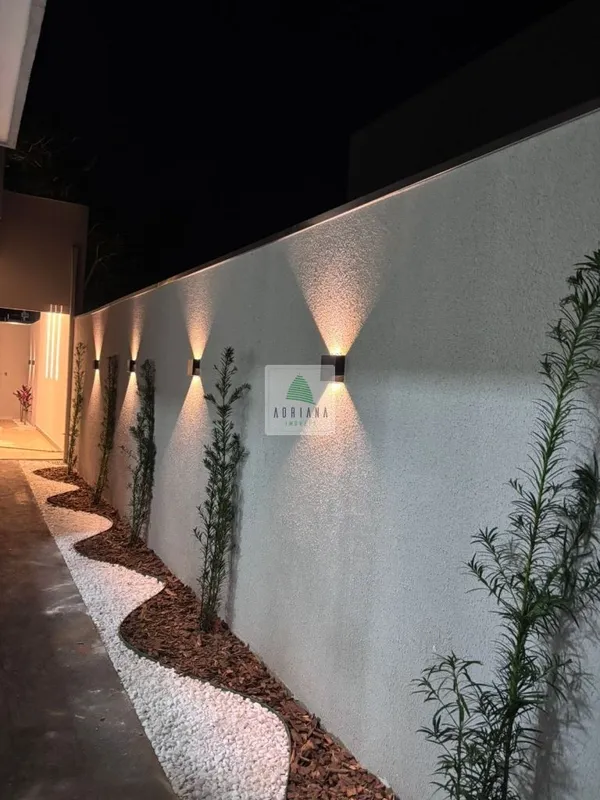 Casa funcional e arejada com uma excelente repartição de ambientes;- Ambientes i...