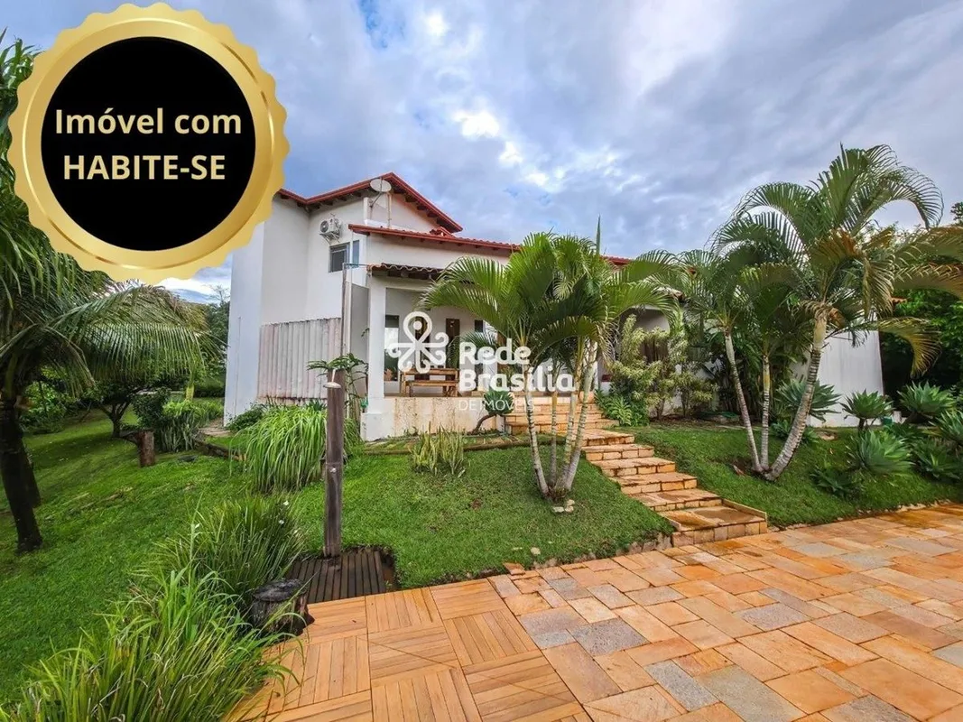 Exclusiva Casa com Lazer Completo e Integração à Natureza no Condomínio VerdeAce...