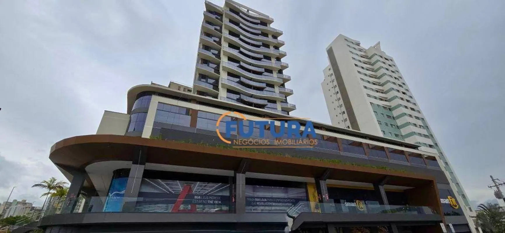A FUTURA NEGÓCIOS IMOBILIÁRIOS disponibiliza para VENDA:Cobertura Duplex Res. Th...