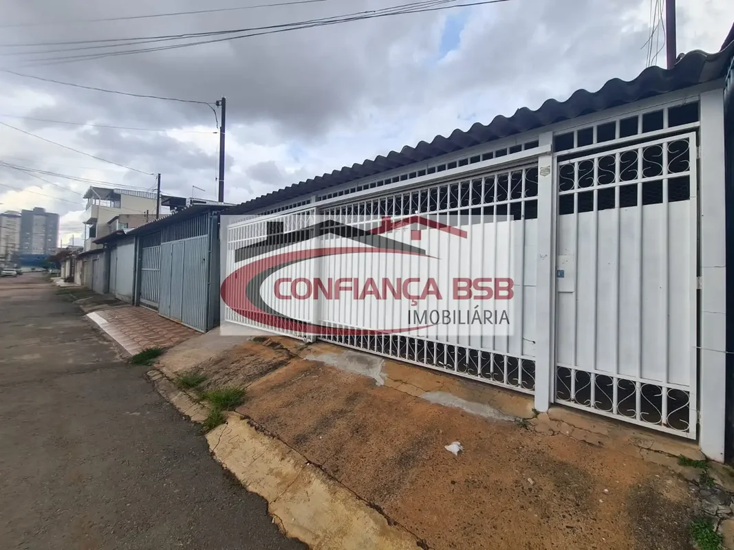 EXCELENTE IMÓVEL PARA LOCAÇÃO EM SAMAMBAIA NORTELocalizado na QR 402 Conjunto 27...