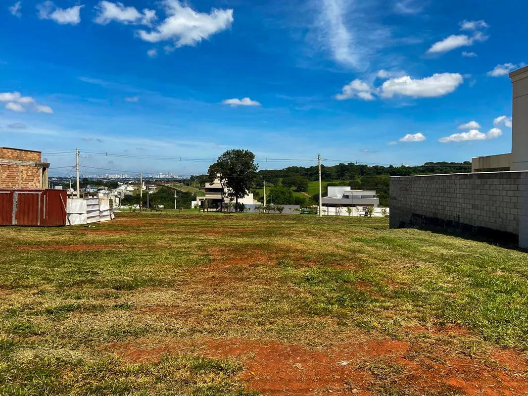 Terreno de 273,85 mÂ², localizado no segundo lote apÃ³s a esquina, em posiÃ§Ã£o ...