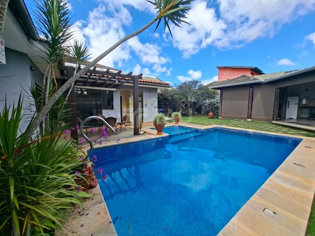 CASA DE ALTO PADRÃO EM VICENTE PIRES - RUA 6Apresentamos esta excelente residênc...
