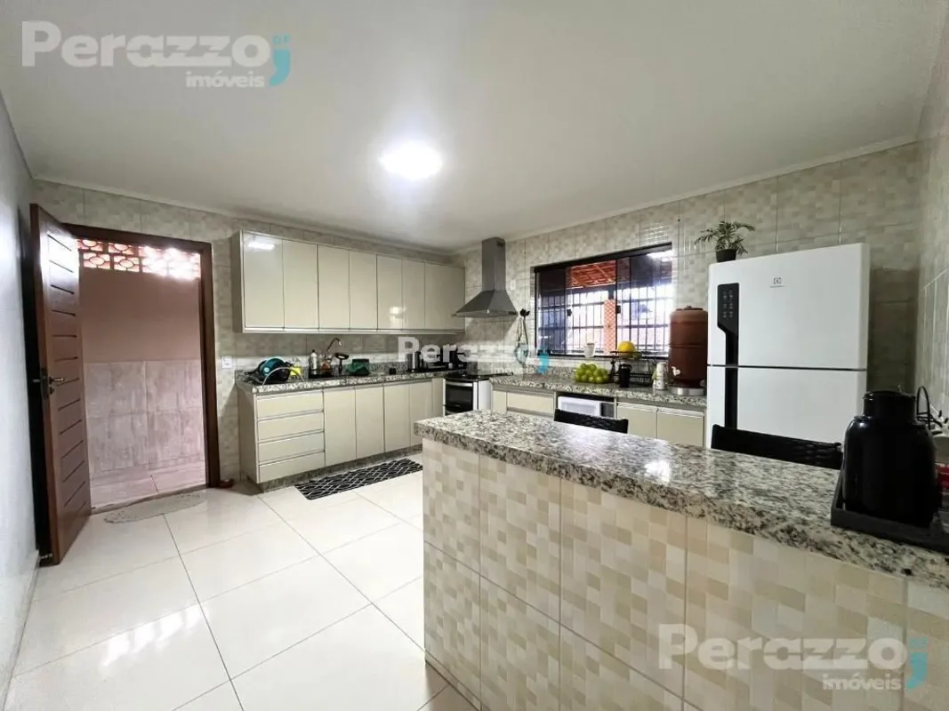 Imóvel com 3 Residências Independentes, Excelente Oportunidade no Residencial Oe...