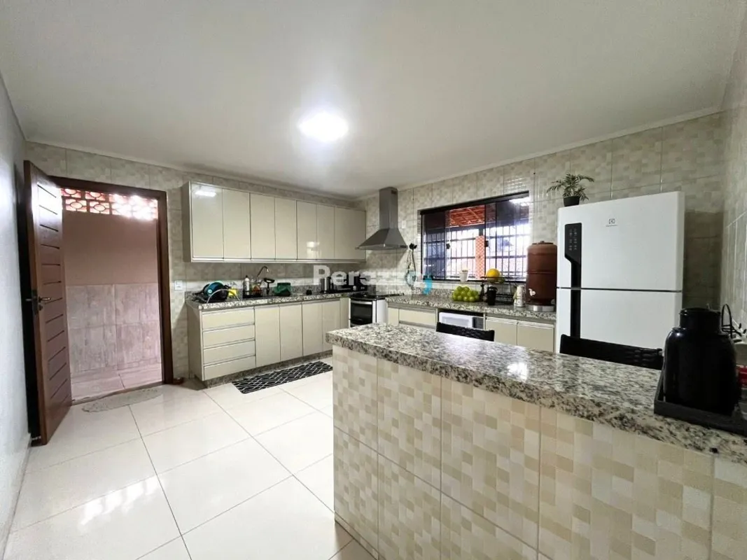Imóvel com 3 Residências Independentes, Excelente Oportunidade no Residencial Oe...