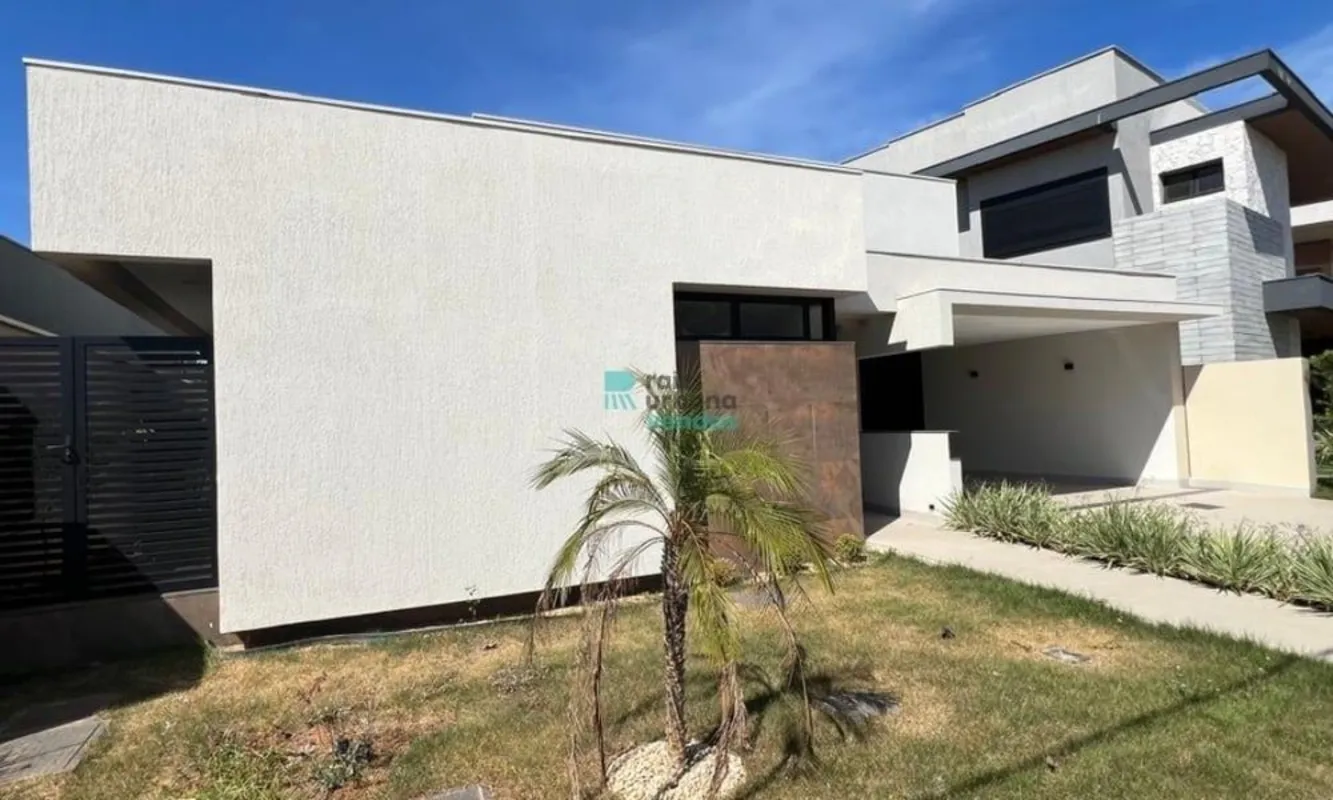 Casa térrea com 3 suítes, sendo a principal com closet, sala de estar e jantar, ...