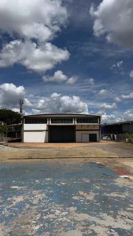 Vista dos fundos do galpão