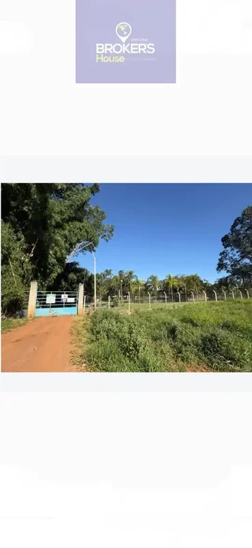 Descubra uma oportunidade única de morar em uma charmosa chácara em condomínio f...