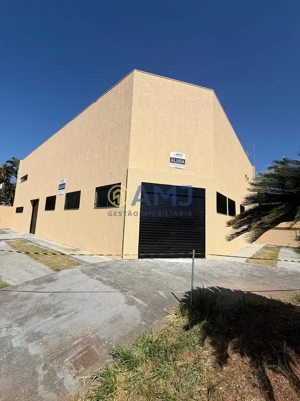 OPORTUNIDADE DE LOCAÇÃO GALPÃO COMERCIAL NO SETOR COIMBRA Situado na esquina da ...