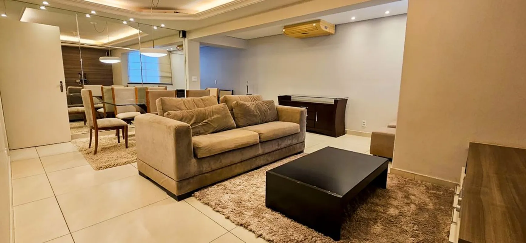 Apartamento de 150 mÂ² com 03 quartos, sendo 01 suÃ­te, sala ampla para 02 ambie...