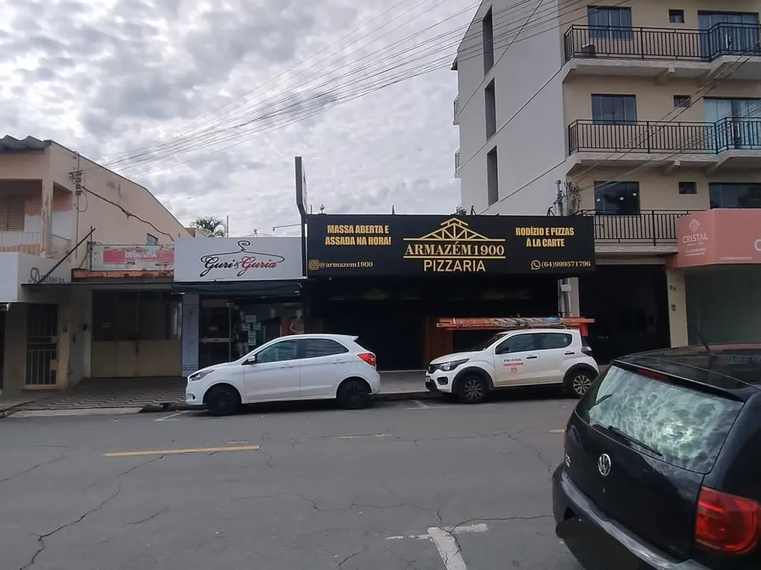 Área Comercial à Venda – Centro de Caldas NovasEntrada para duas ruas, António C...