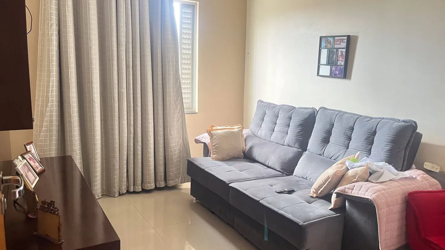 Apartamento de 140mÂ² com 03 quartos, sendo 01 suÃ­te. Piso em tÃ¡bua corrida, s...