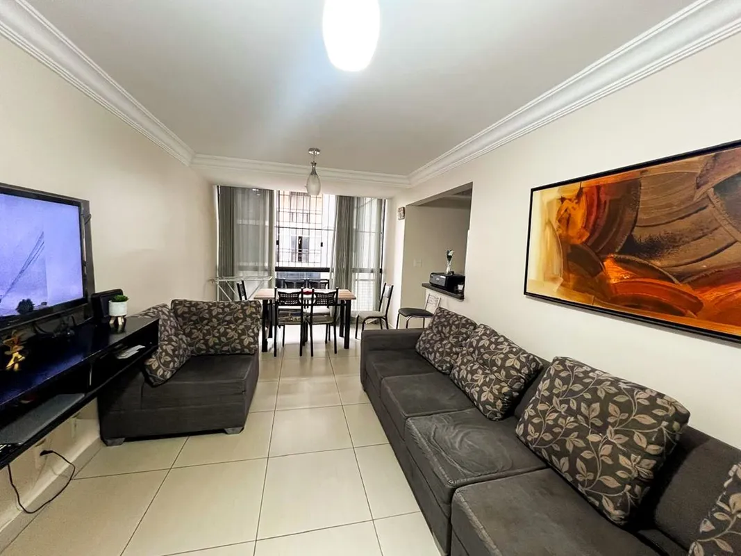 Apartamento de 79mÂ² com 03 quartos, sendo 01 suÃ­te, totalmente reformado, com ...