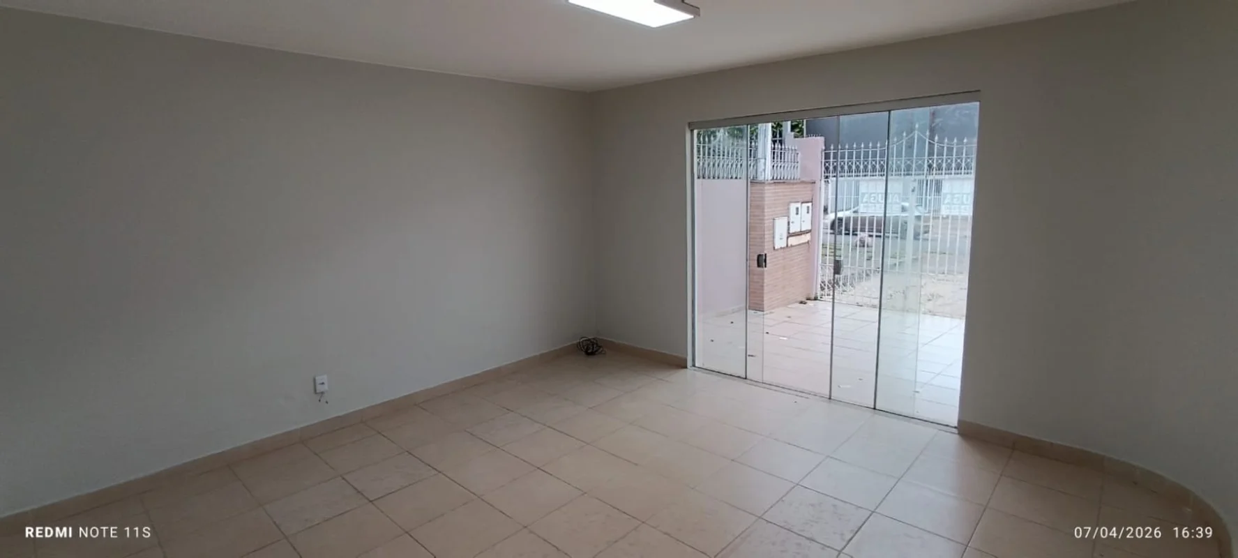 CURITIBA IMOBILIÁRIA ALUGA PONTO COMERCIAL PARA CLINICA É UM PREFERÊNCIAL- SALA ...