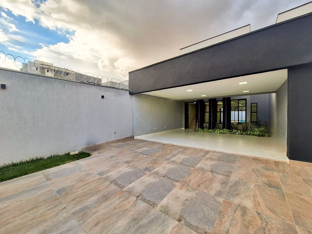 Sobrado novo com 181,36mÂ², localizado em ponto estratÃ©gico entre as Avenidas d...