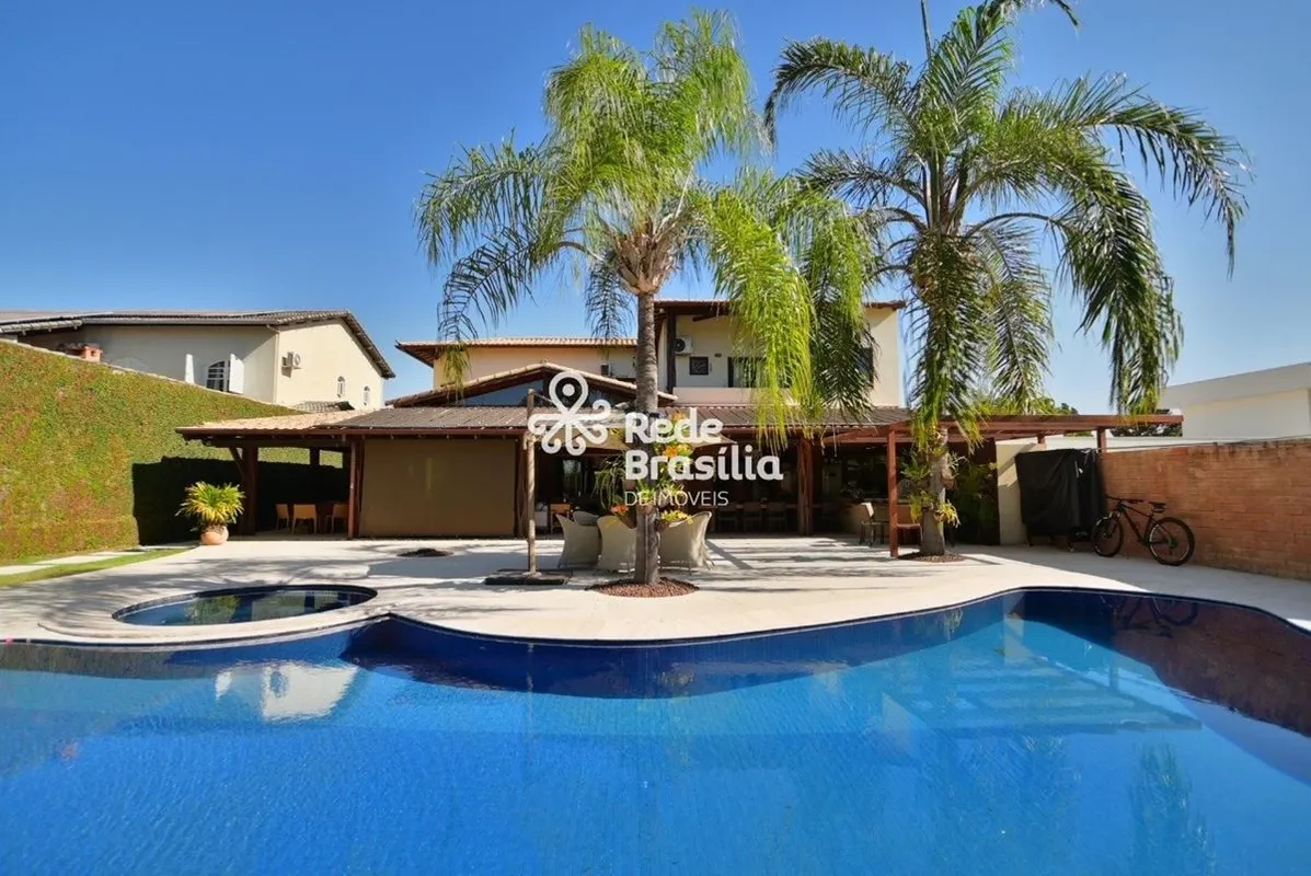 Casa de Alto Padrão no Lago Sul | Projeto Exclusivo | 670m² de Área PrivativaLoc...