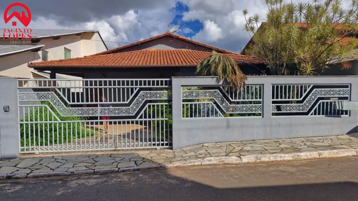 CASA À VENDA JARDIM BOTÂNICO CONDOMÍNIO JARDIM BOTÂNICO VÁrea construída: 280 m²...