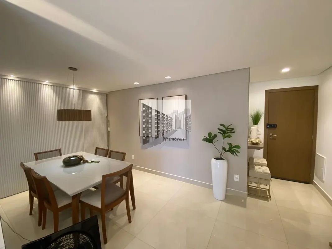 Apartamento confortável, bem arejado, iluminado e com vista livre definitiva. To...