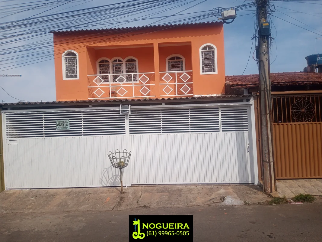 Descubra a oportunidade ideal em Santa Maria, DF: uma casa sobrado de 4 quartos ...