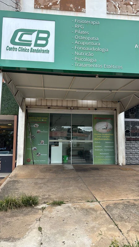 Vende-se, excelente loja composta por, recepção, 5 salas, 2 banheiros, e copa co...