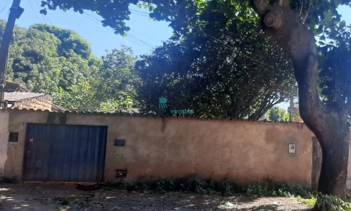 Lote Residencial com área 296,55 m2, com Construção de uma Casa Simples com área...