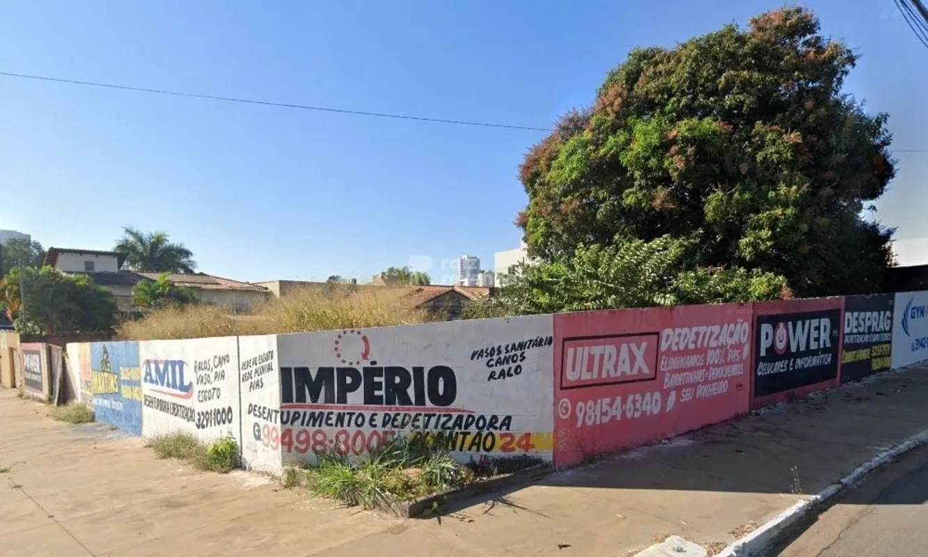 Excelente Lote Comercial de Esquina todo Murado com Aréa de 712,89 sendo 20,65 m...