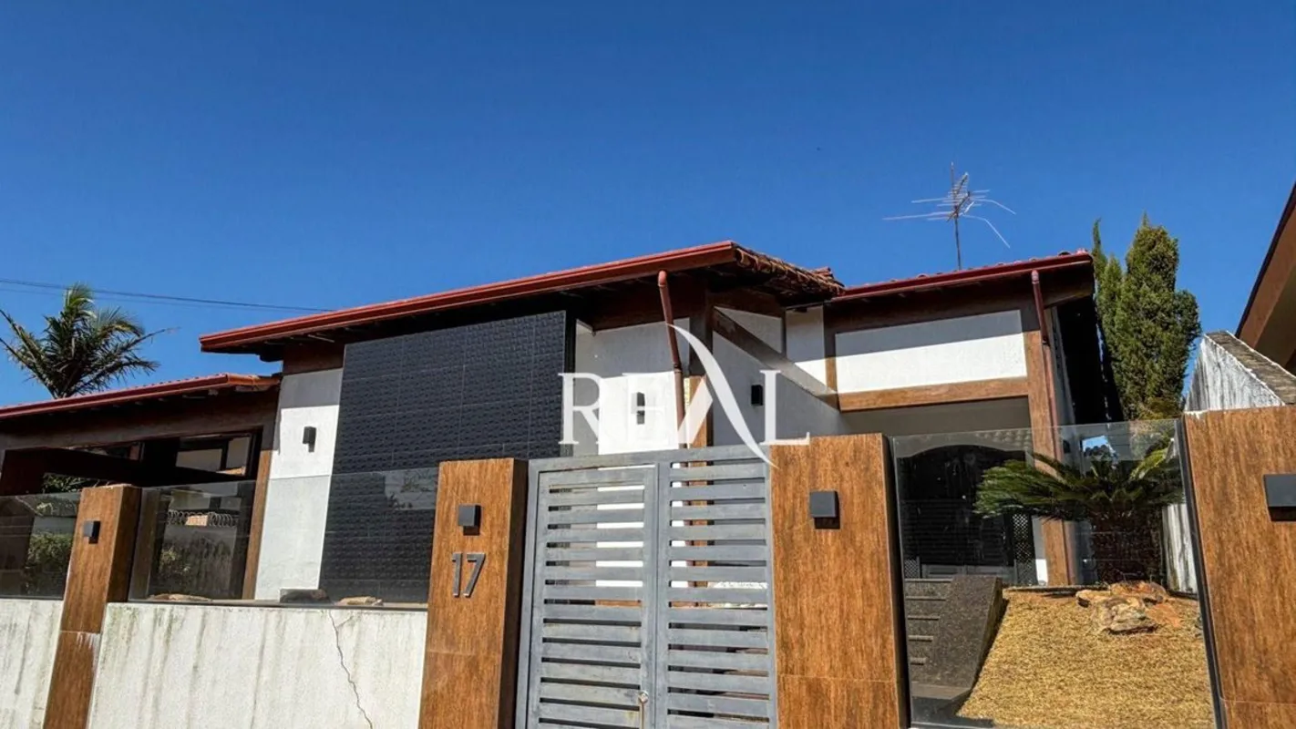 A Imobiliária Real apresenta este excelente casa à venda no Lago Norte, Brasília...