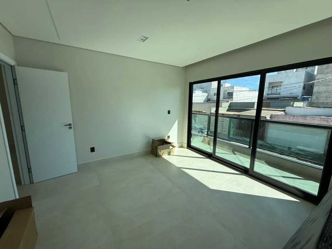 Vendo casa linda 3 suites localizado no Guará 2 - QE 50!* Na parte térrea: Garag...