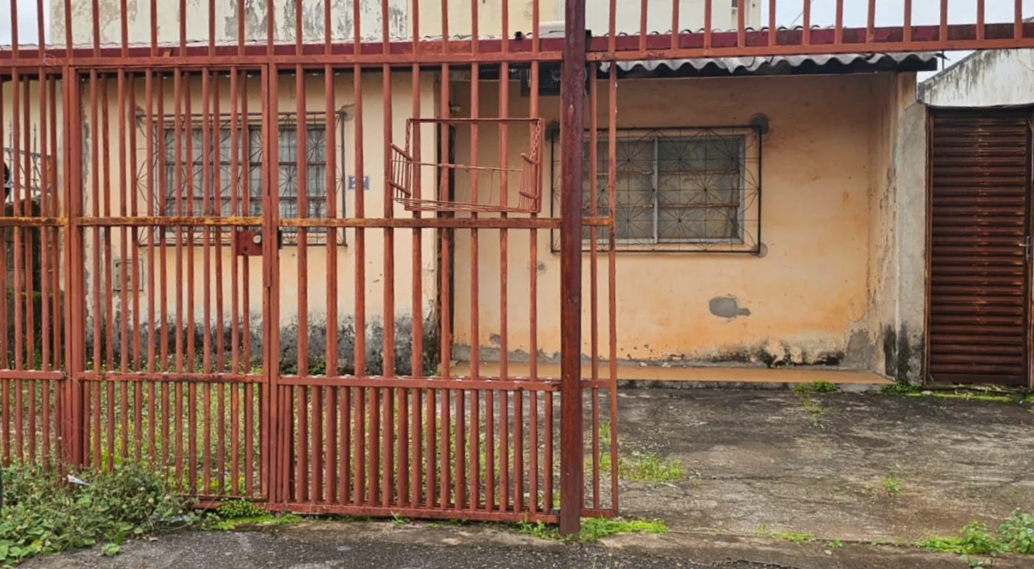 A quadra QE 21 tem fácil acesso e está em excelente localização, bem centralizad...