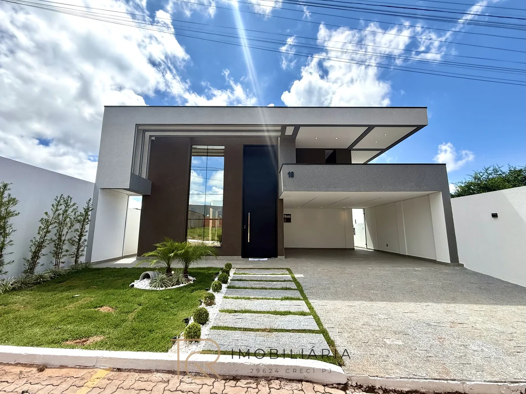 TRG imobiliária vende:Casa fantástica em Arniqueiras (rua principal da mansão im...