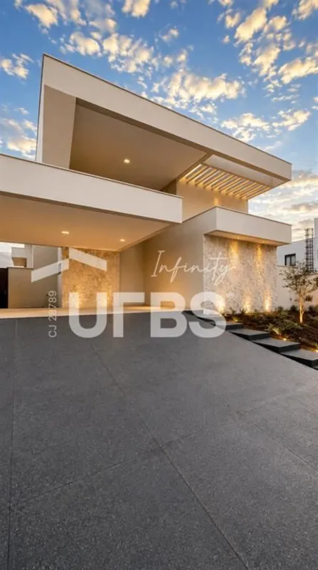 COD U-0030348 - Vendo Casa Térrea no Jardins França com 4 Suítes e 205m² São 405...