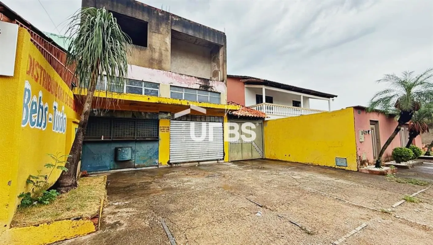 COD U-0028497 - Sobrado inacabado com excelente potencial, lote com 333,20m² e c...