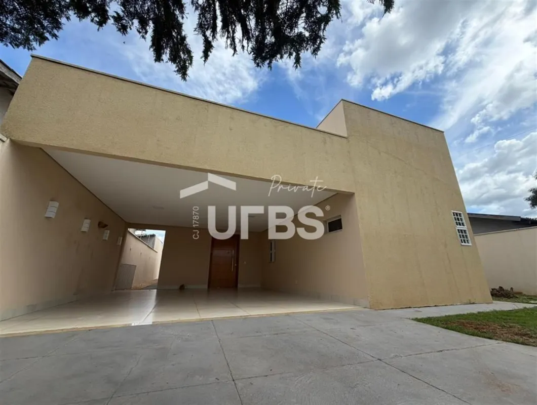 COD U-0031850 - Casa térrea 603 sulGaragem 4 carros Sala de TV 3 suítes (suíte m...