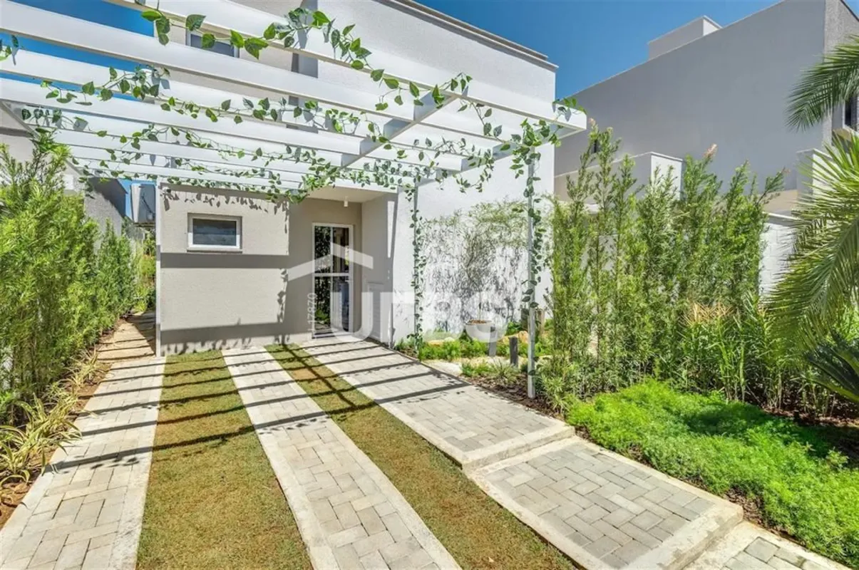 COD U-0031314 - Sobrado com 126 m² de área construída em lote de 200 m², com pro...