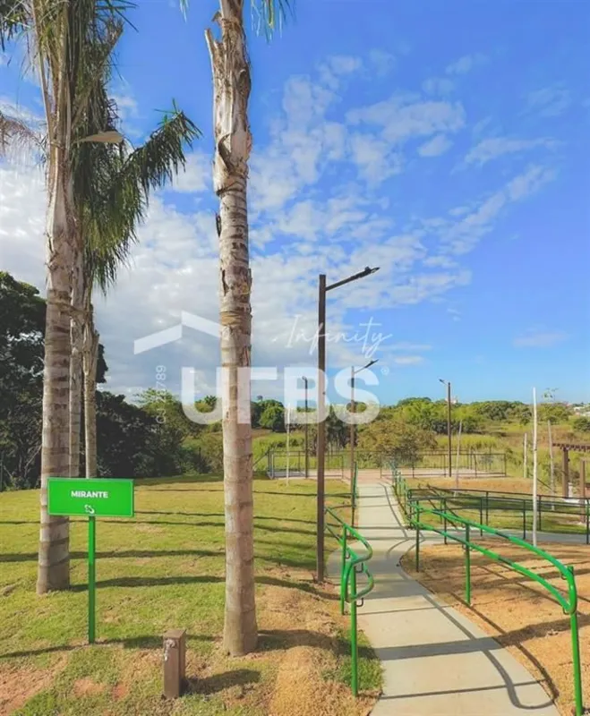 COD U-0025459 - Terreno à venda no Jardins Versalhes, 251 m², condomínio fechado...