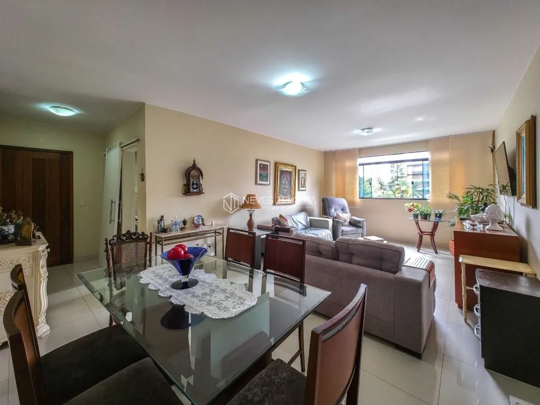 NEVES TEIXEIRA IMÓVEIS VENDE:Apartamento sofisticado, elegante e totalmente refo...