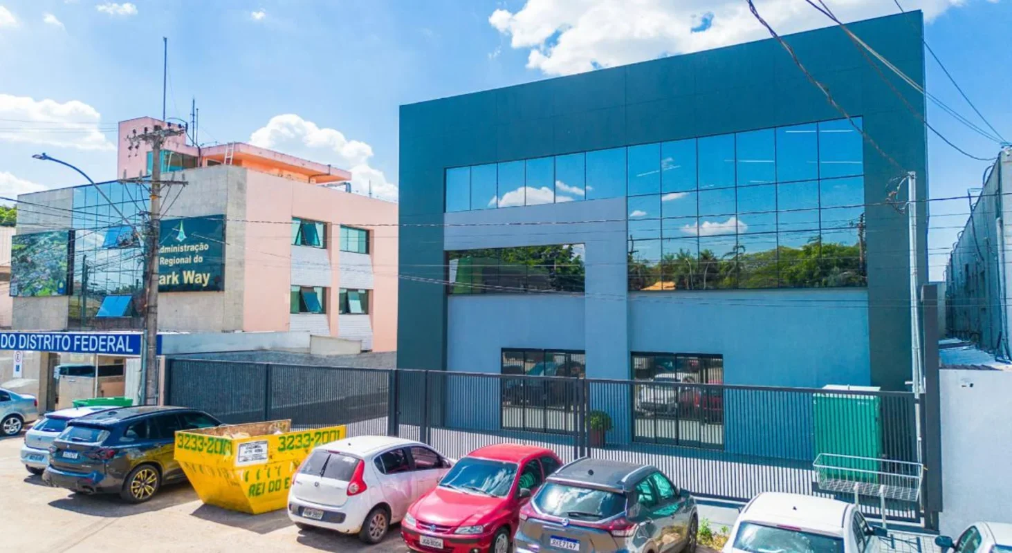 Vende-se um dos melhores prédios do Distrito FederalLocalizado no Setor de Indús...