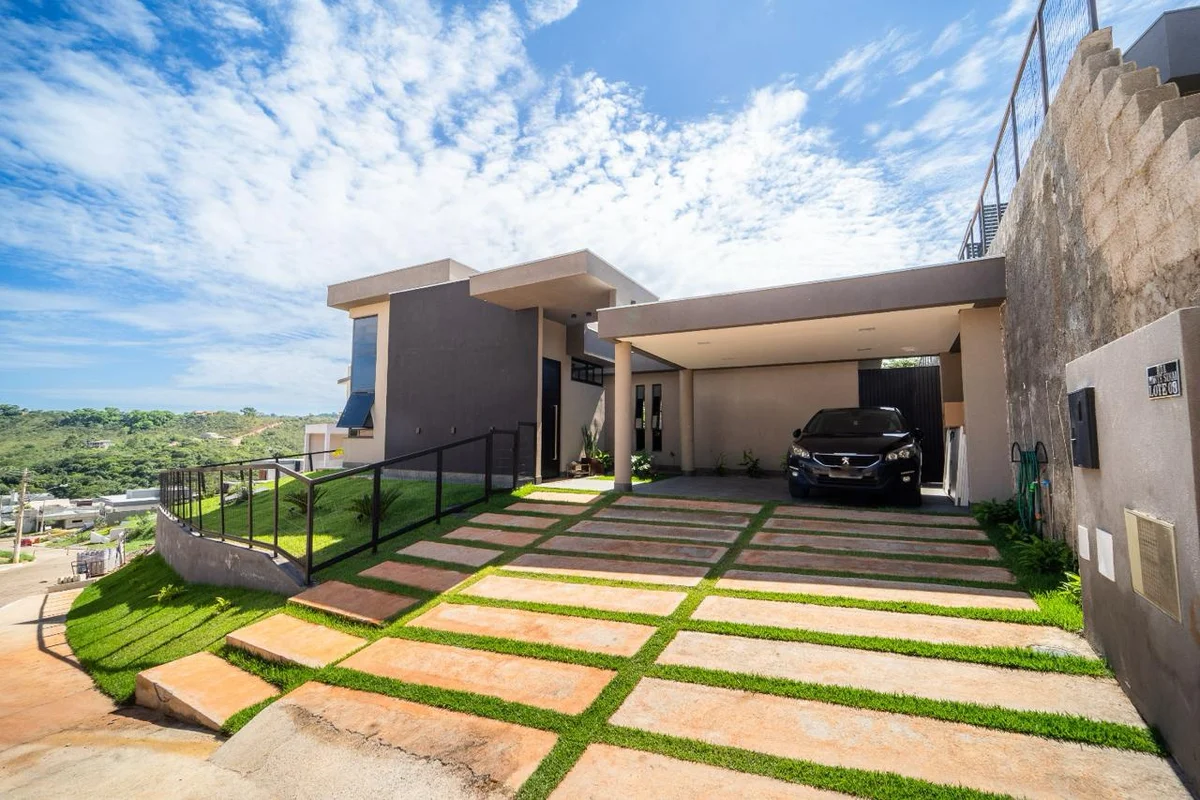 ** Lote 744 m2 - 3 SUÍTES - DCE - Alto padrão - Lazer - Ótimo condomínioACEITA F...