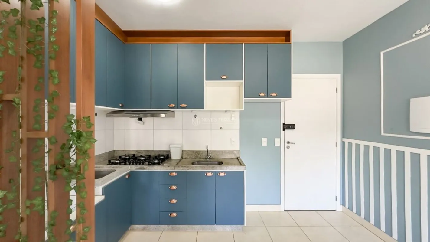 NEVES TEIXEIRA IMÓVEIS ALUGA:Apartamento sofisticado, decorado e totalmente plan...