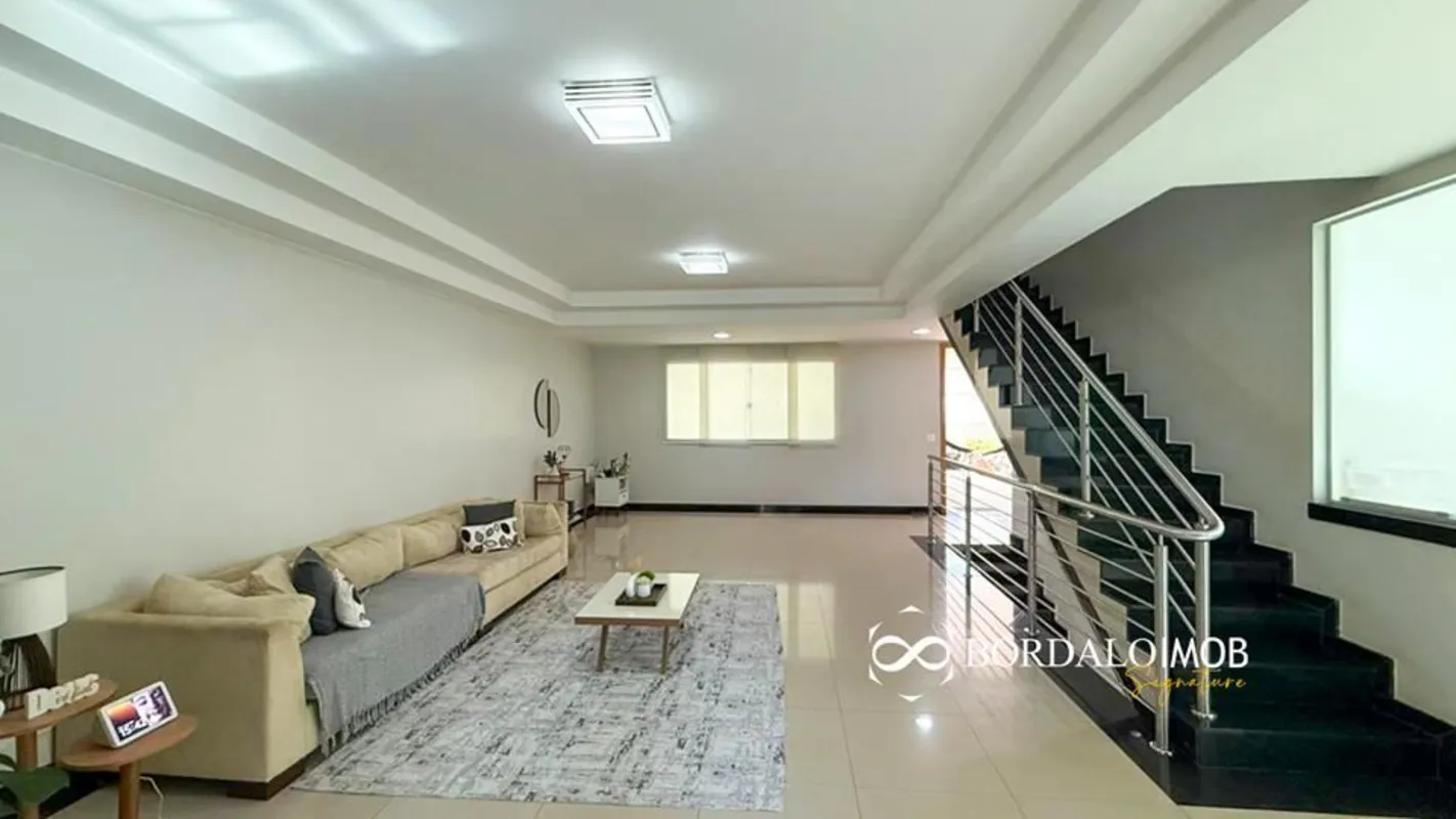 VILLA153052 - Última atualização: 08/06/26 23:31 Apresentamos esta imponente cas...