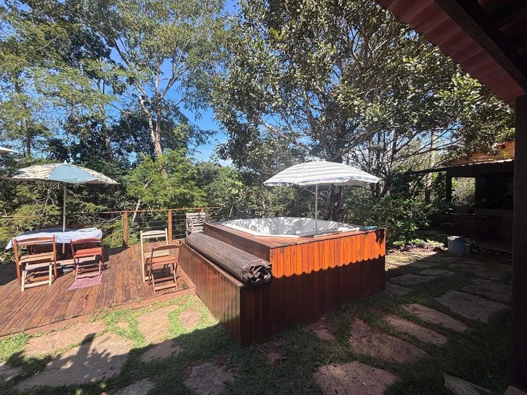 Um verdadeiro refúgio natural! Uma excelente oportunidade para quem busca tranqu...