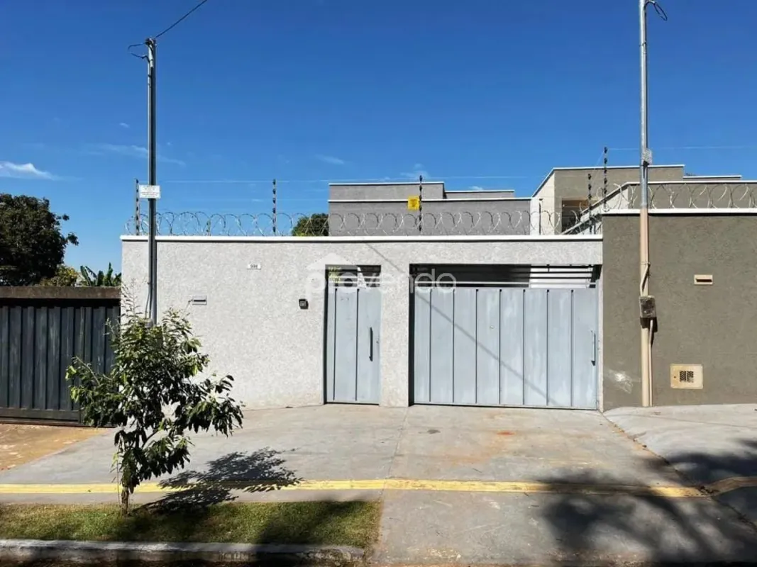Esta casa encantadora foi projetada para proporcionar um estilo de vida moderno ...