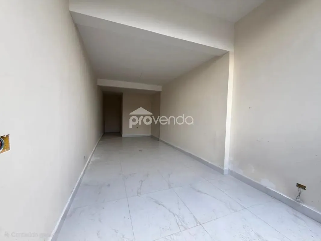 SALA COMERCIAL COM 33,10 M² DE ÁREA PRIVATIVA, LOCALIZADA NA AVENIDA 83, NO SETO...