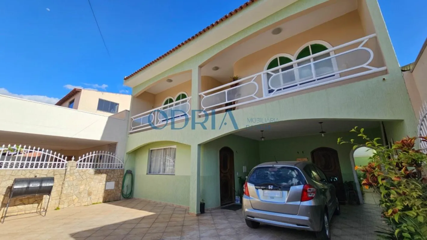 Imóvel DESOCUPADO VISITE AGORAQE 32 Guara IICasa SobradoÁrea do terreno 200m²Áre...