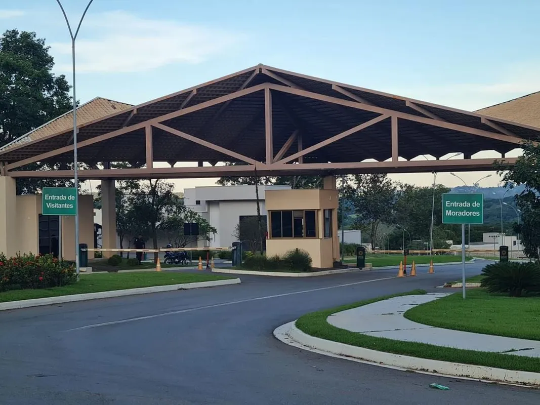 Portal do Sol Garden - Lote de 435 metros quadrados. Ótima localização. Vizinhos...