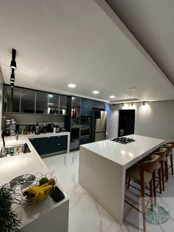 CASA ALTO PADRÃO EM ARNIQUEIRAS AGUAS CLARAS-DFSe você procura uma casa moderna,...